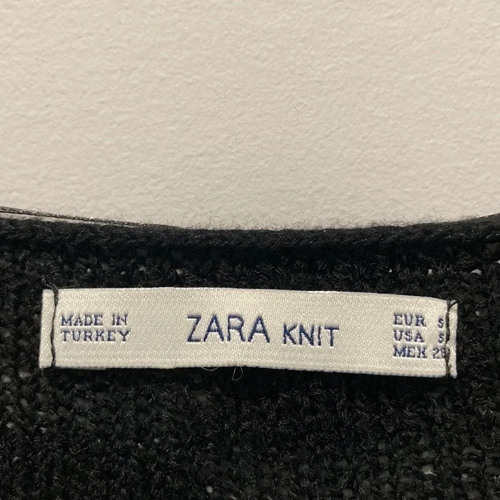 Zara Black V-neck Lightweight Long Sleeve Knit Sweater - Picture 12 of 14